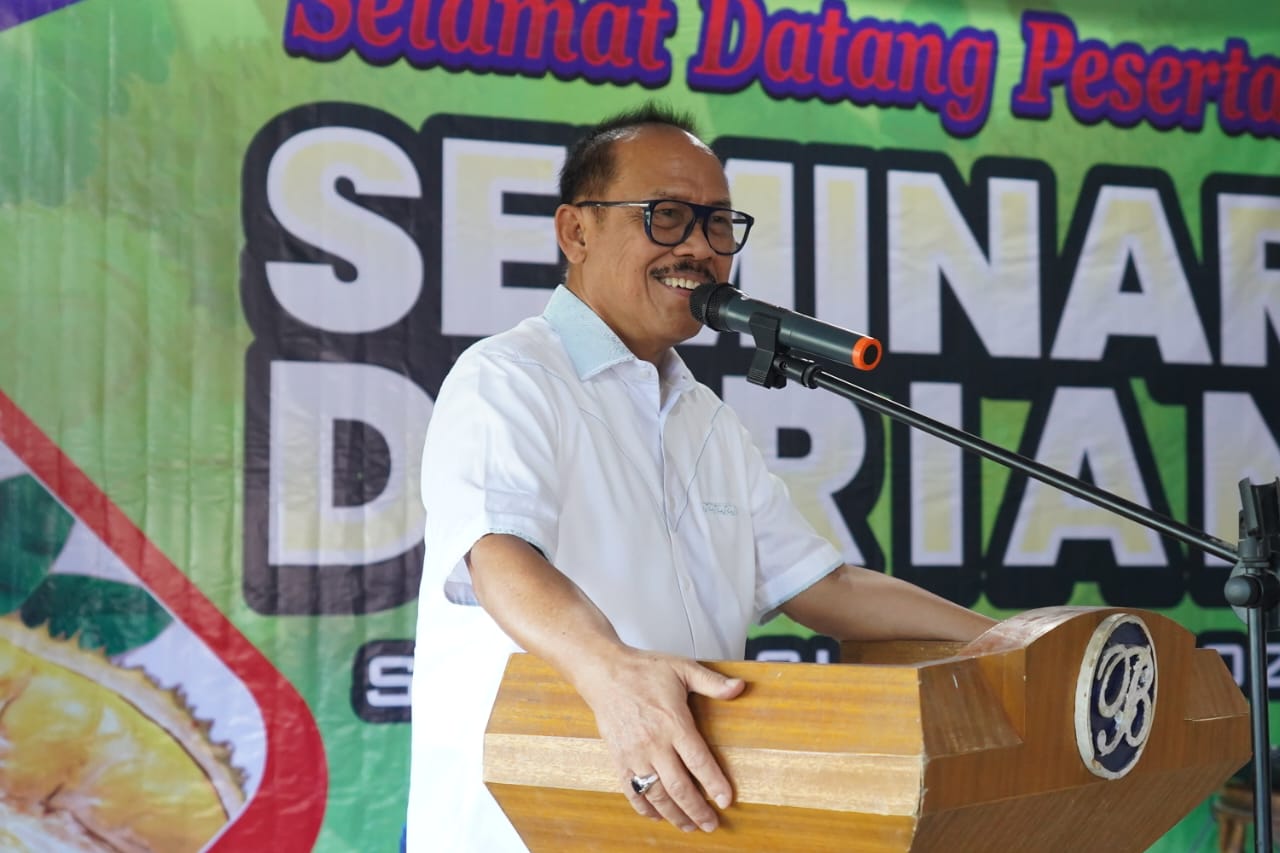 Gubernur Sulbar Kukuhkan Pengurus Asosiasi Petani Durian Periode 2025-2030