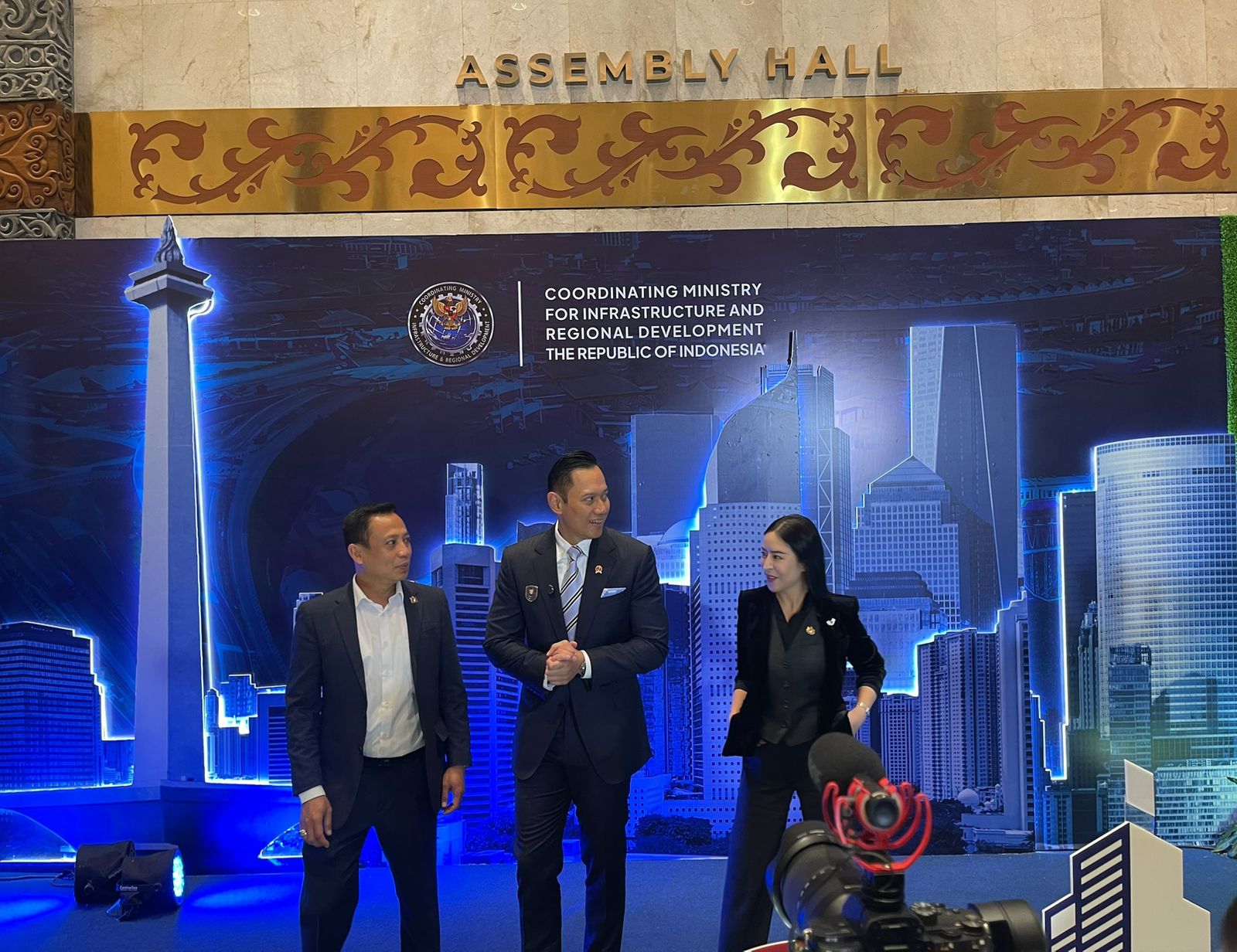 Wakil Ketua Kamar Dagang dan Industri (Kadin) Indonesia, Andi Muhammad Yuslim Patawari (AYP) bersama Menteri Koordinator Bidang Infrastruktur dan Pembangunan Kewilayahan (Menko IPK), Agus Harimurti Yudhoyono (AHY). (Ist)
