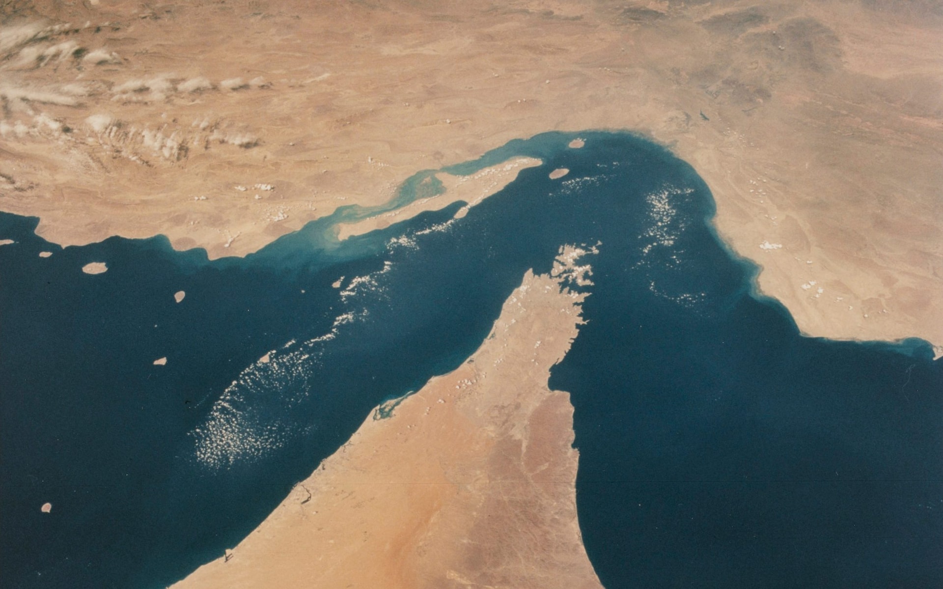 Iran Ancam Tutup Selat Hormuz, AS Minta China Tekan Blokade Teheran
