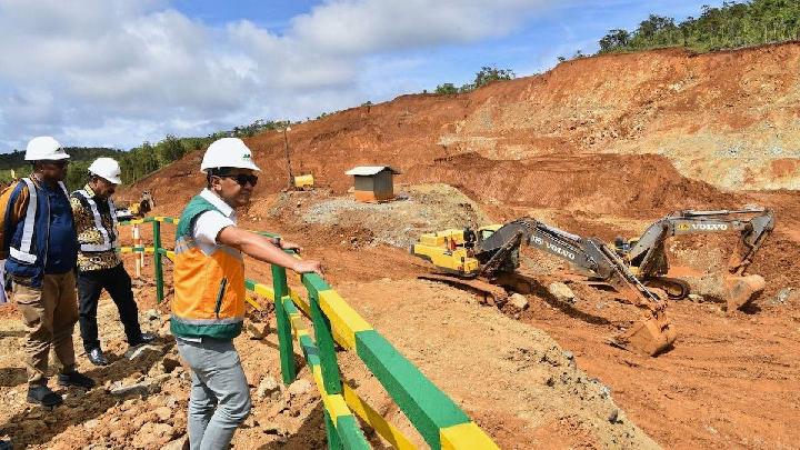 Menteri Energi dan Sumber Daya Mineral Bahlil Lahadalia Saat Meninjau Tambang PT Gag Nikel Raja Ampat