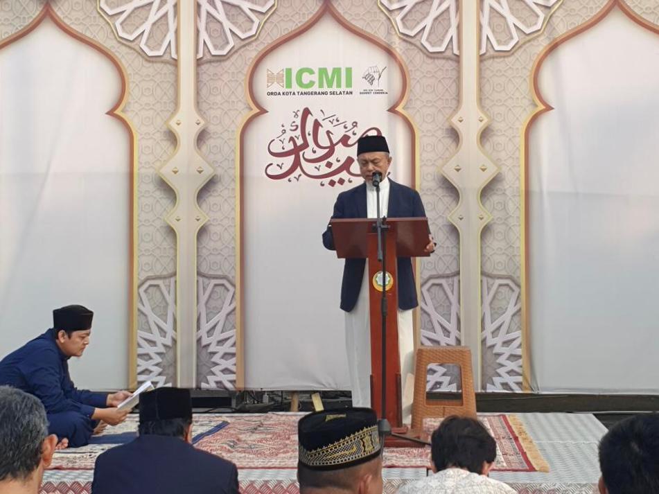Wakil Ketua Dewan Perwakilan Daerah Republik Indonesia (DPD RI), Tamsil Linrung Saat Khutbah Idul Adha