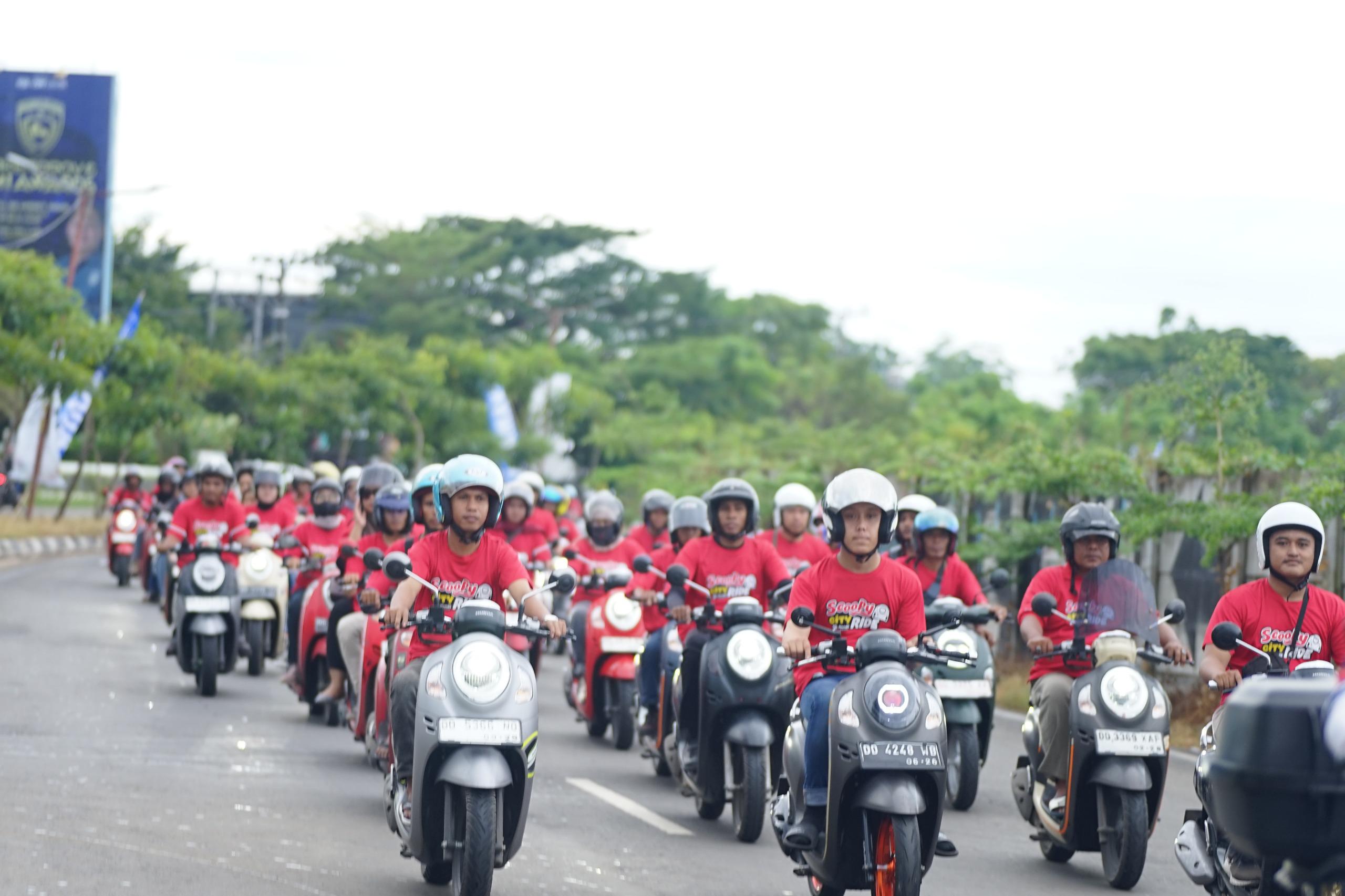 Ratusan Pecinta Scoopy Meriahkan Scoopy City Ride Bersama Asmo Sulsel