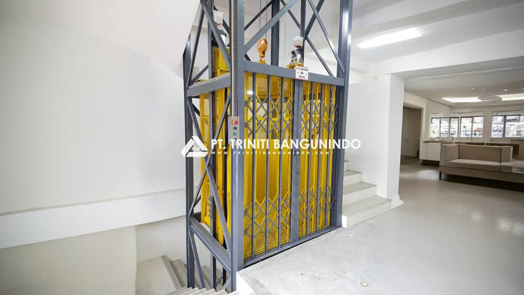 Copy of 2 Triniti Bangunindo Perkasa Keunggulan Cargo Lift untuk Solusi Transportasi Vertikal PT Triniti Bangunindo