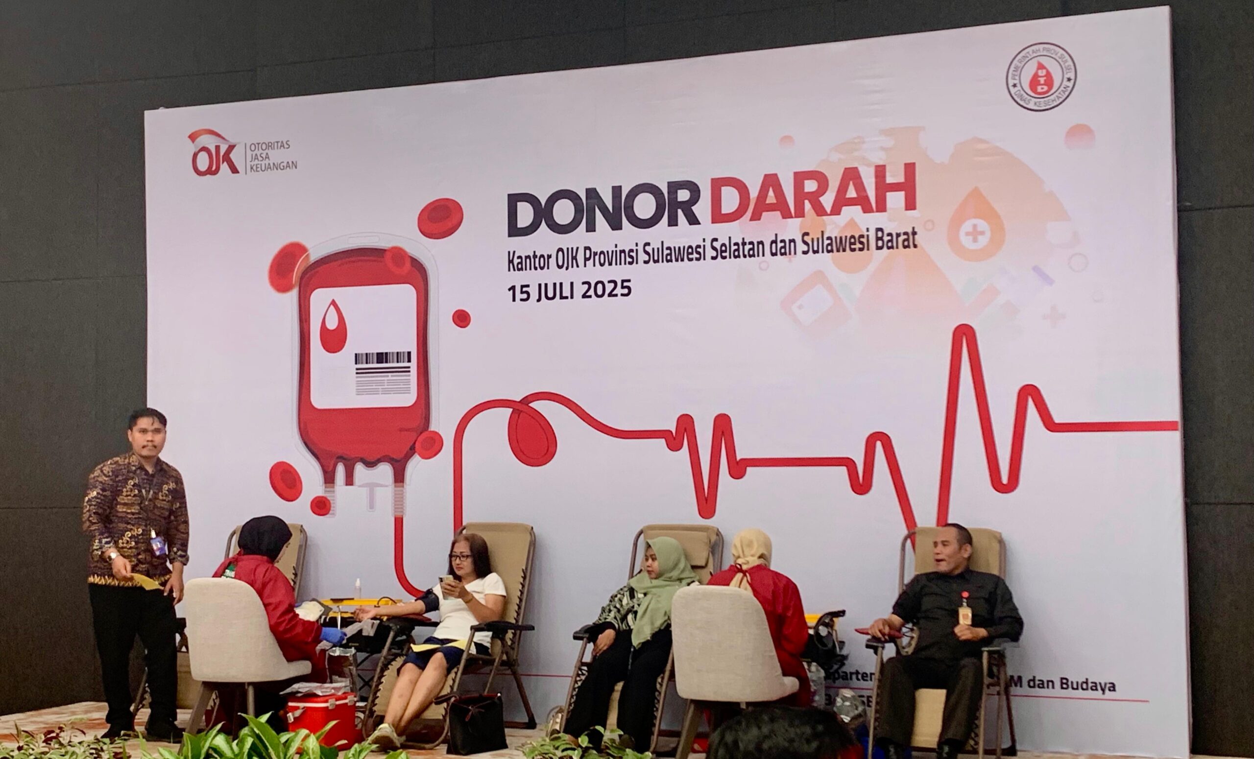 OJK Sulselbar Gelar Donor Darah, Targetkan 150 Kantong untuk Warga Makassar