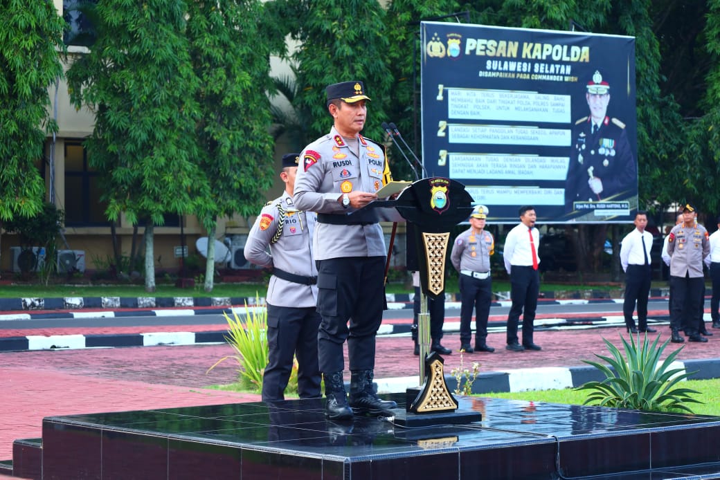 Kapolda Sulsel, Irjen Pol. Drs. Rusdi Hartono, M.Si Pimpin Apel Gelar Pasukan Operasi Patuh Pallawa 2025