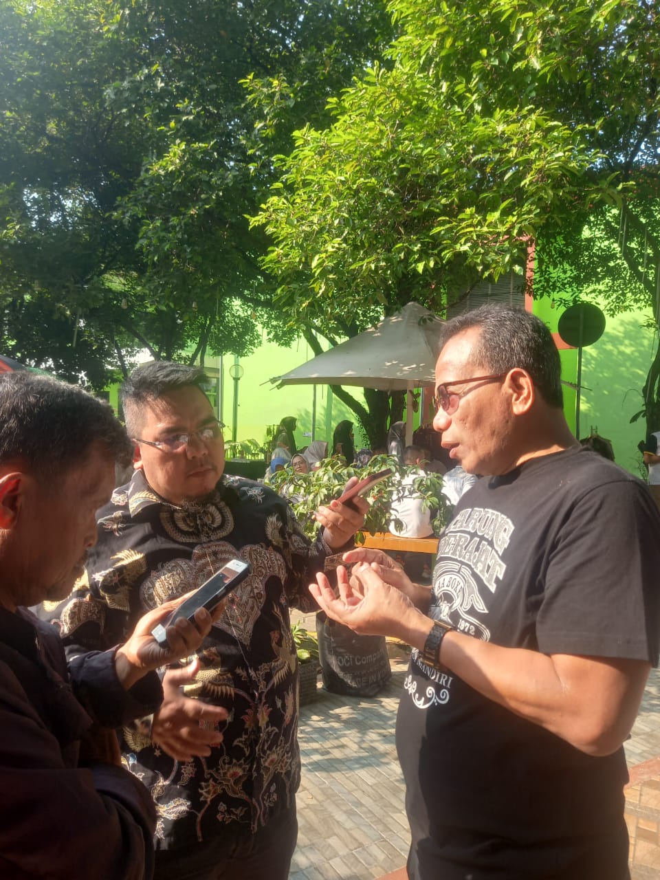 Kepala Badan Pendapatan Daerah (Bapenda) Kota Bekasi, Asep Gunawan Saat Ditemui Wartawan Rakyat.News
