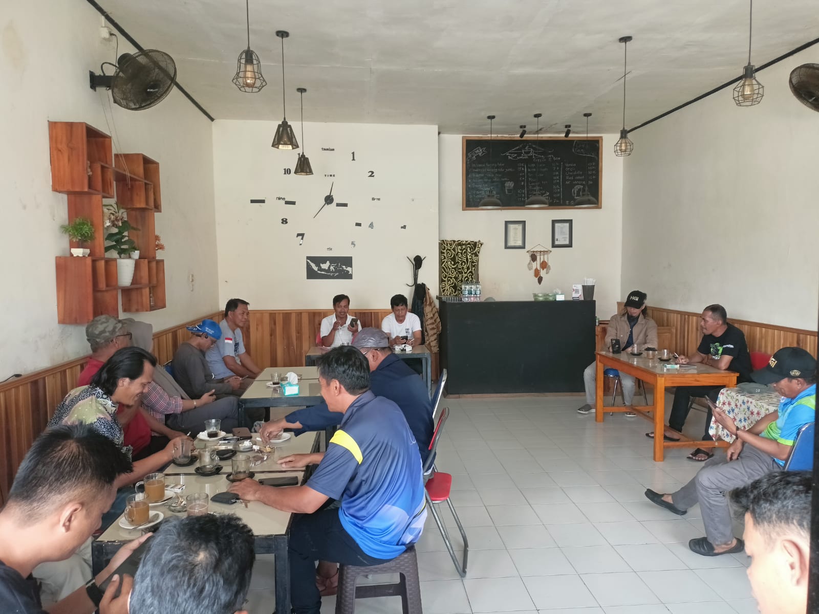 Rapat Pengurus PORDI Luwu Utara Menggelar Rapat Finalisasi Kepengurusan Bertempat di Warkop Rumah Dylan Coffee and Tea, Jl. Syuhada, Kecamatan Masamba