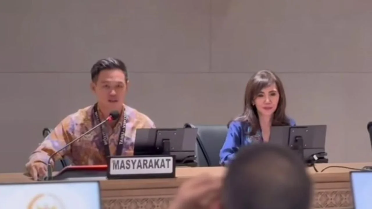Selebgram Arnold Putra Saat Menemui Sejumlah Pimpinan DPR RI