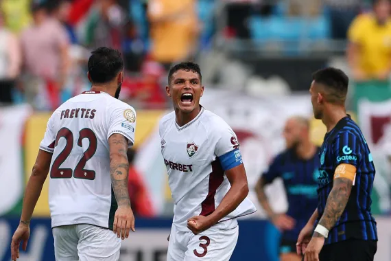 Thiago Silva dan Freytes Saat Selebrasi Usai Hercules Cetak Gol Kedua Untuk Fluminense