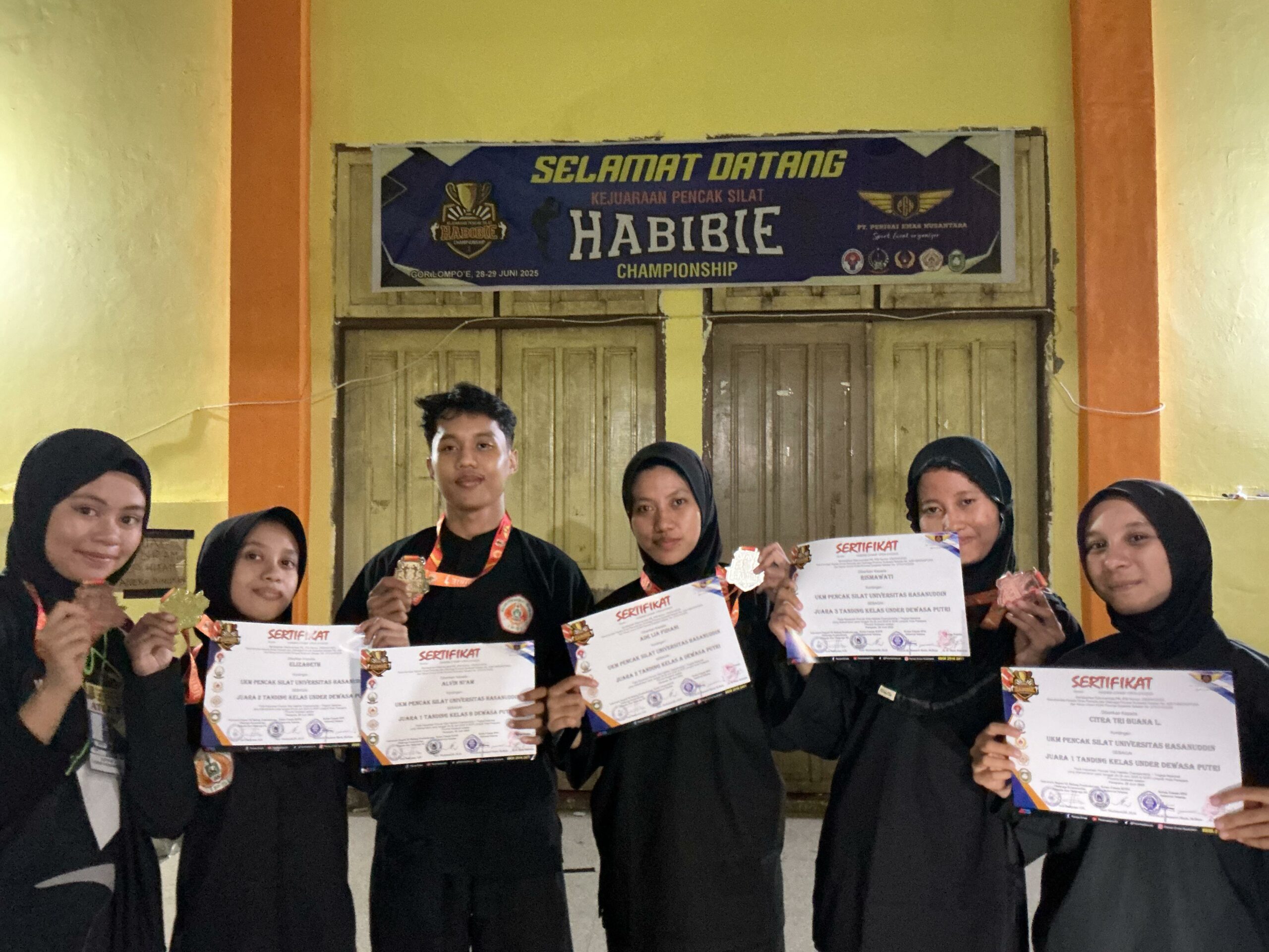 Lima Mahasiswa Unhas Raih Prestasi Nasional di Kejuaraan Pencak Silat Habibie Championship 2025