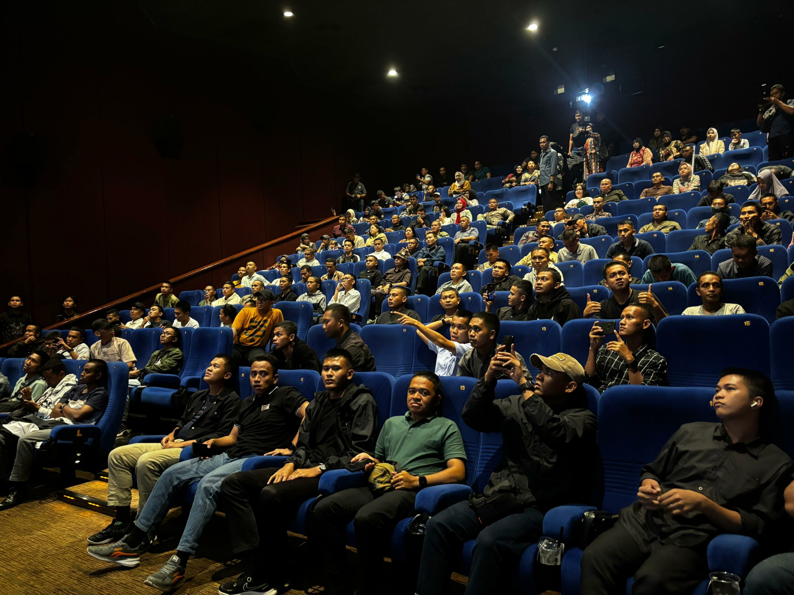 Nobar Film Believe dengan Keluarga Prajurit di Makassar, Mayjen Bangun: Bukan Sekadar Film Perang