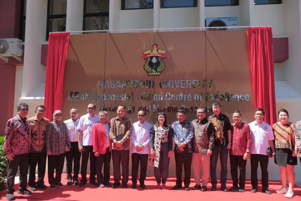 Prof Stella Resmikan ASEAN-China Centre of Excellence for Metallurgy and Marine Resources di Unhas