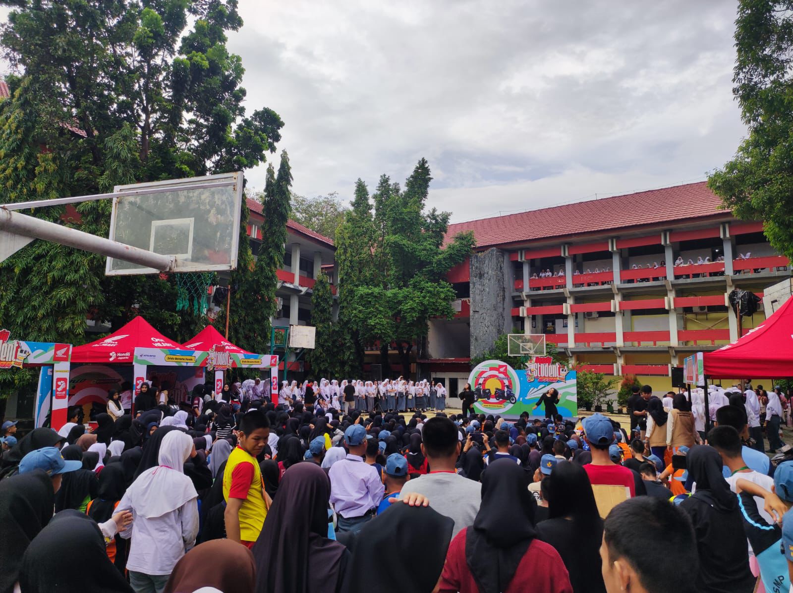 Honda Student Star oleh Asmo Sulsel Dapat Antusiasme Penuh dari Siswa SMKN 4 Makassar