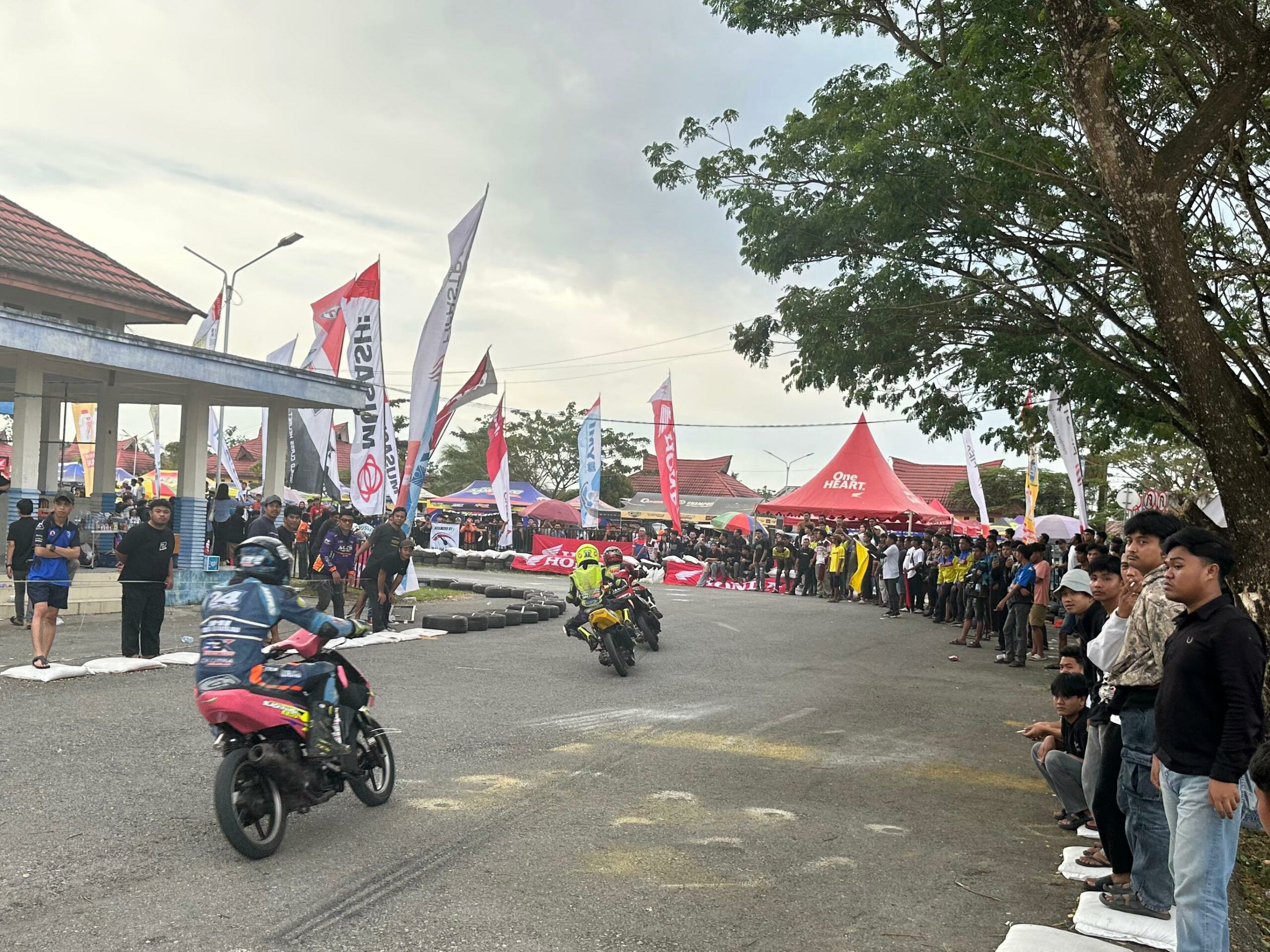 Honda One Make Race Kendari 2025 Sukses Digelar, Disaksikan 4.500 Penonton