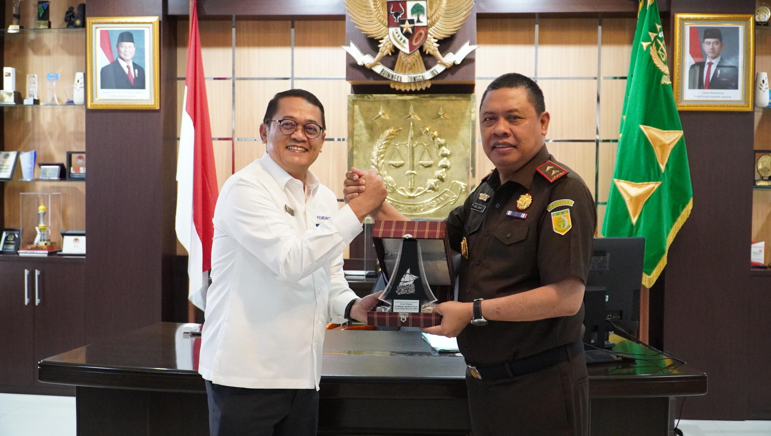Kanwil DJP Sulselbartra dan Kejati Sultra Perkuat Sinergi untuk Stabilitas Penerimaan Negara