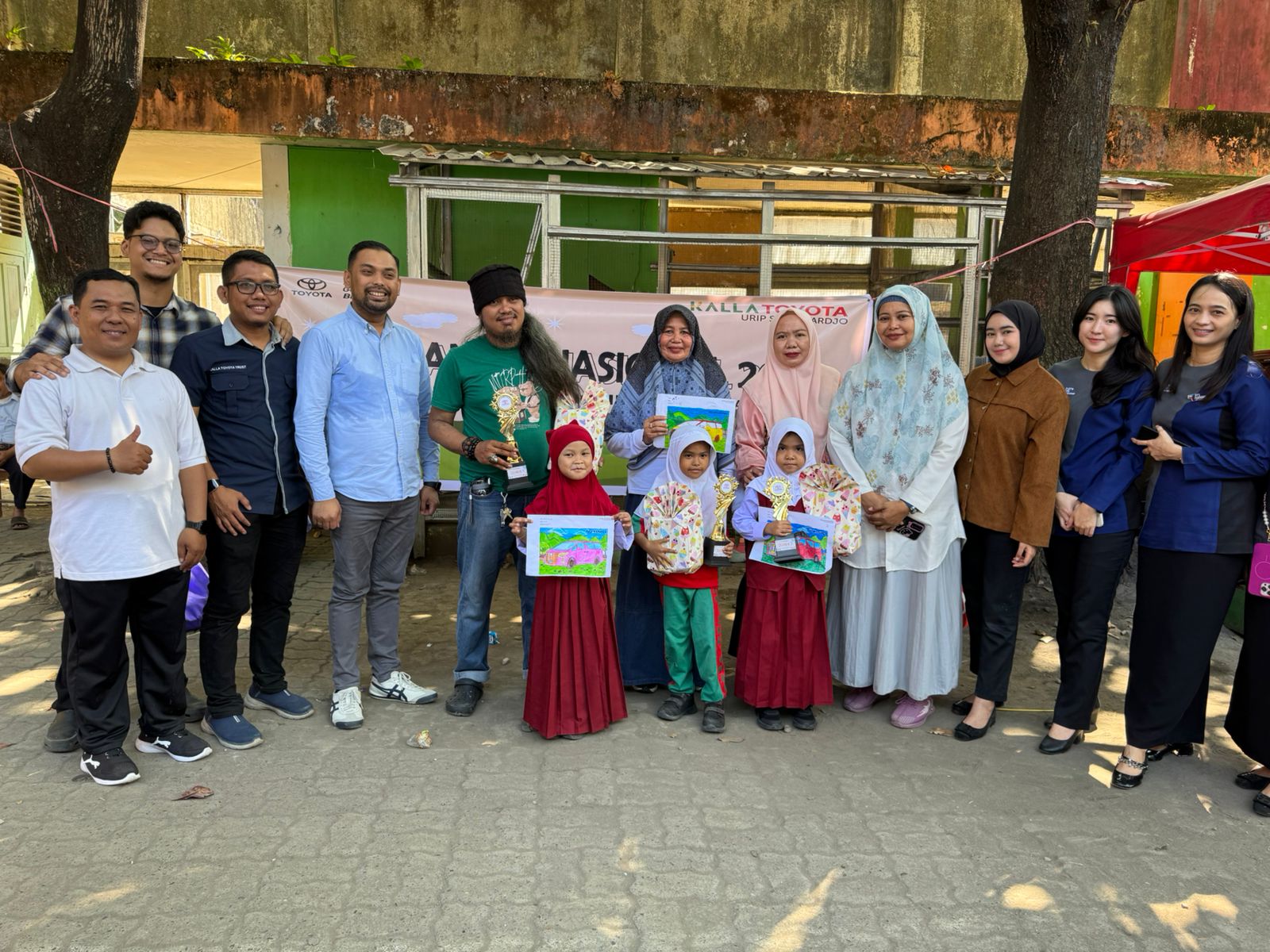 Kalla Toyota Rayakan Hari Anak Nasional Lewat Edukasi dan Aksi Sosial di Berbagai Cabang