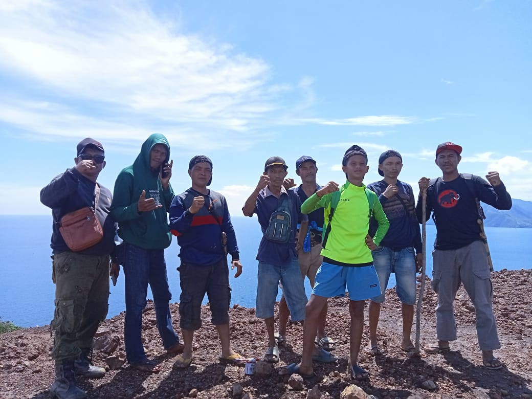 YLH Tana Merah Tanam 1000 Pohon di Lahan Bekas Tambang Pulau Maniang