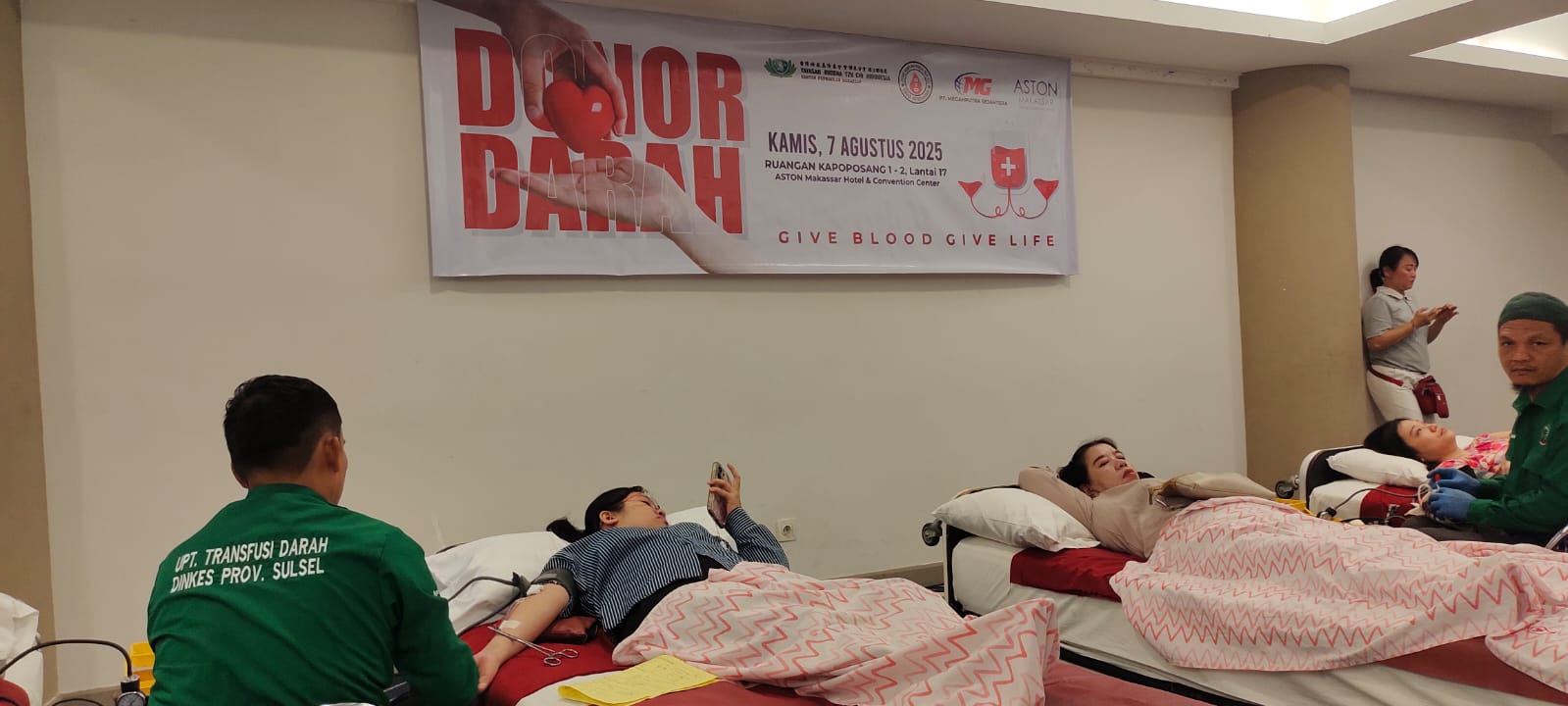 Aston Makassar Kembali Gelar Donor Darah Rutin, Himpun 115 Kantong