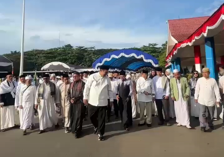 Bupati Maros Pawai Ta’aruf Bersama Ribuan Peserta