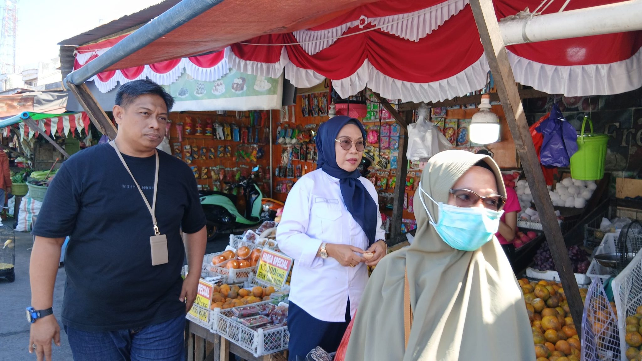 DKP Kota Makassar Awasi Pangan di Pasar Pannampu, Pastikan Aman dan Layak Konsumsi
