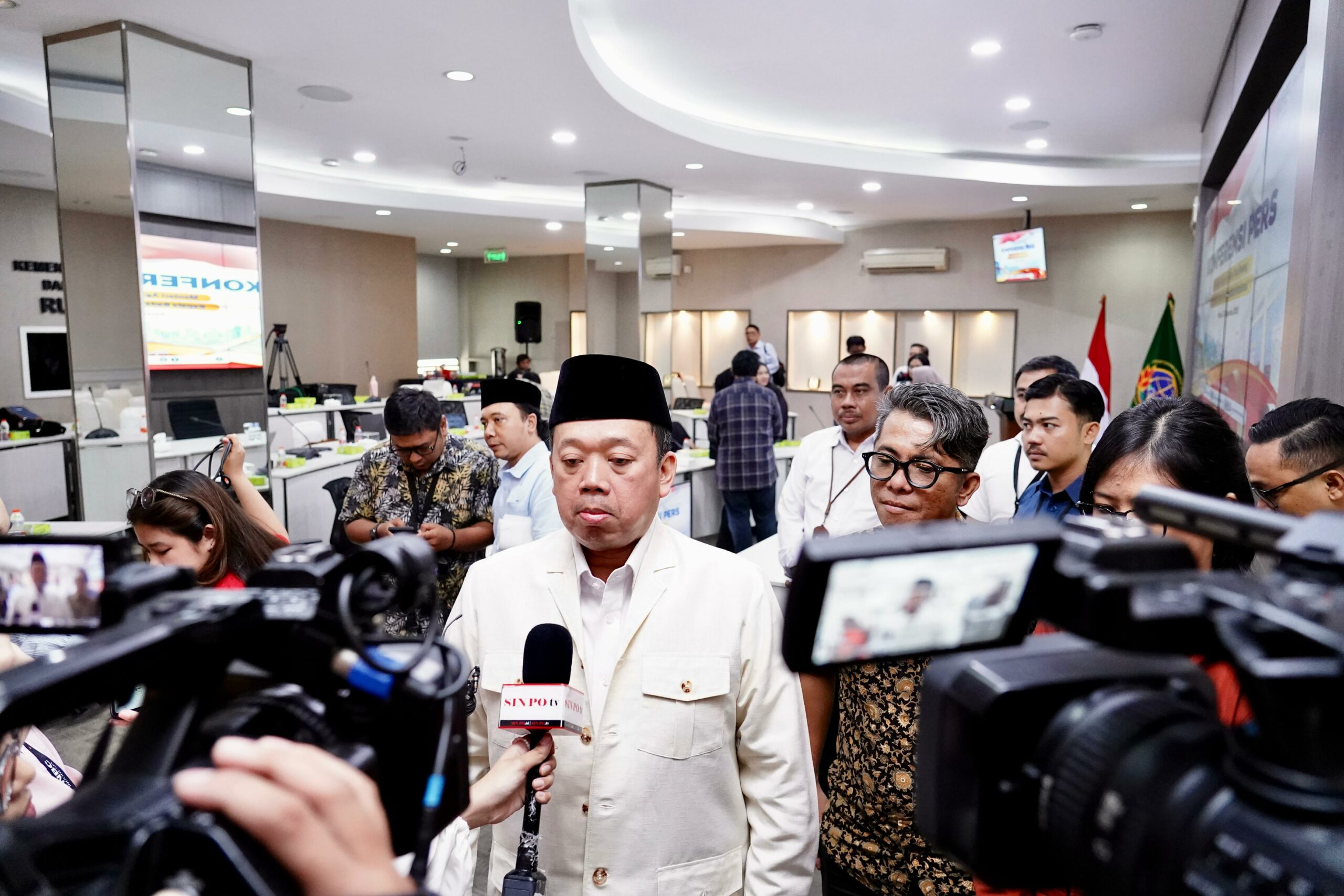 Menteri Nusron Minta Maaf dan Klarifikasi Soal Isu Kepemilikan Tanah oleh Negara