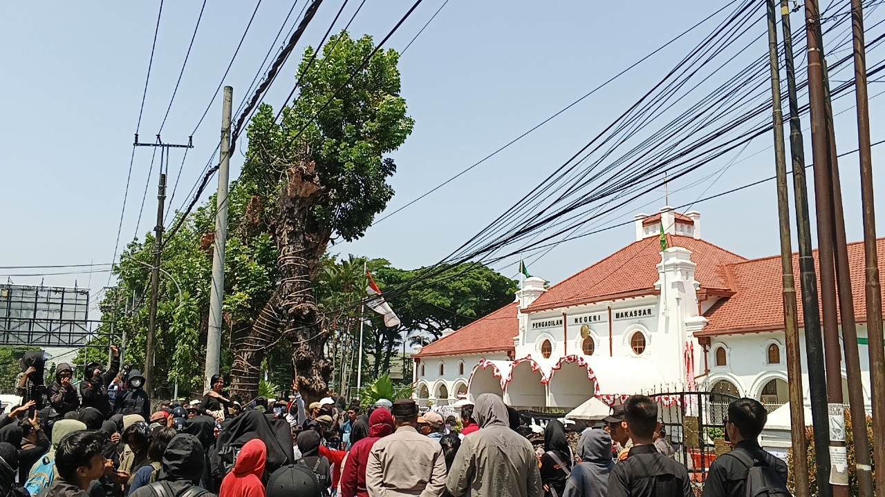 Pengadilan Dinilai Berpihak, Warga Bara-Baraya: “Kami Rakyat Kecil, Tidak Punya Suara”