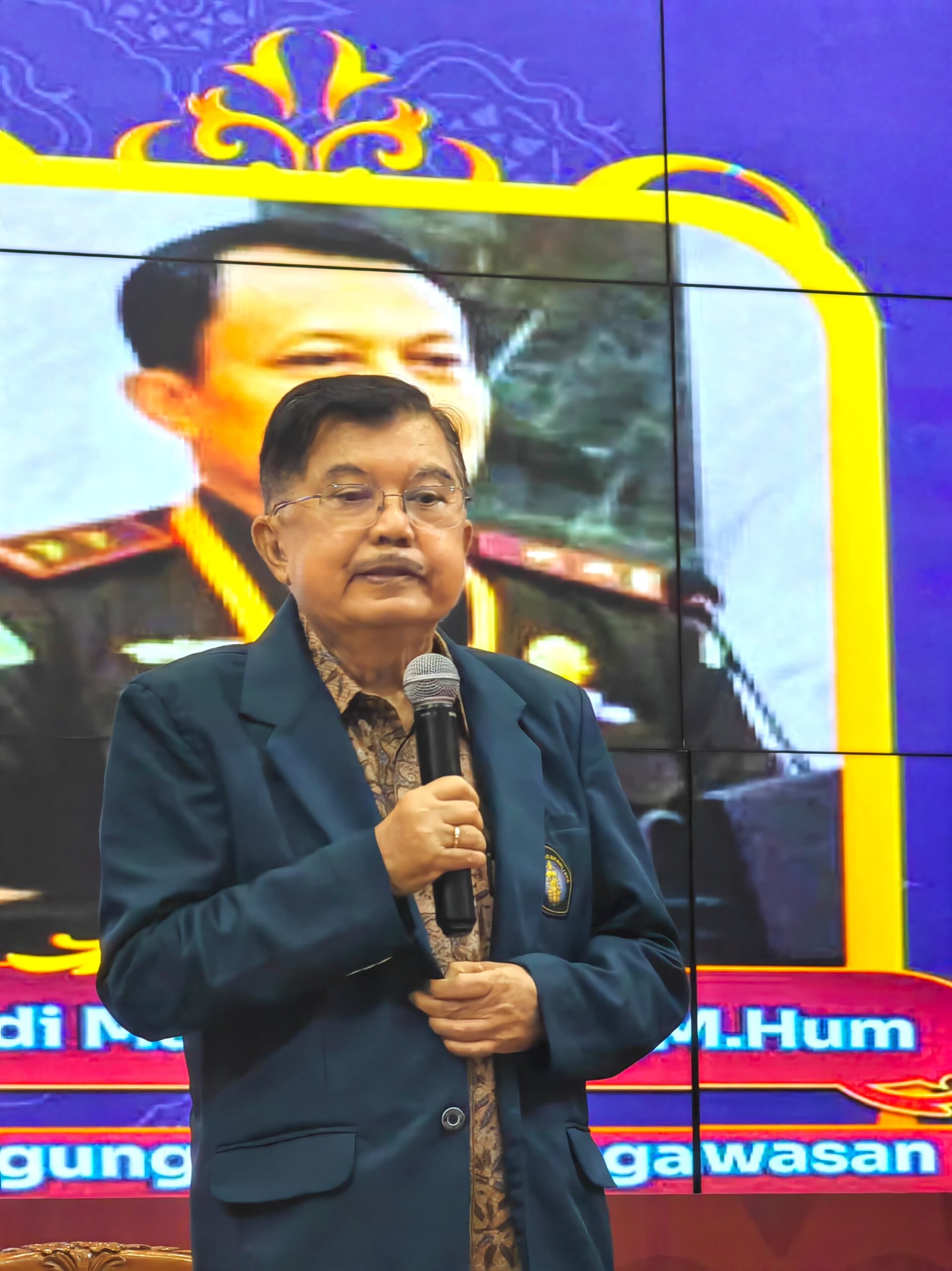 Jusuf Kalla Saat Memberikan Kuliah Umum di Hadapan Ribuan Mahasiswa Baru di Gedung Samantha Krida, Universitas Brawijaya Malang, Senin (11/08/2025)