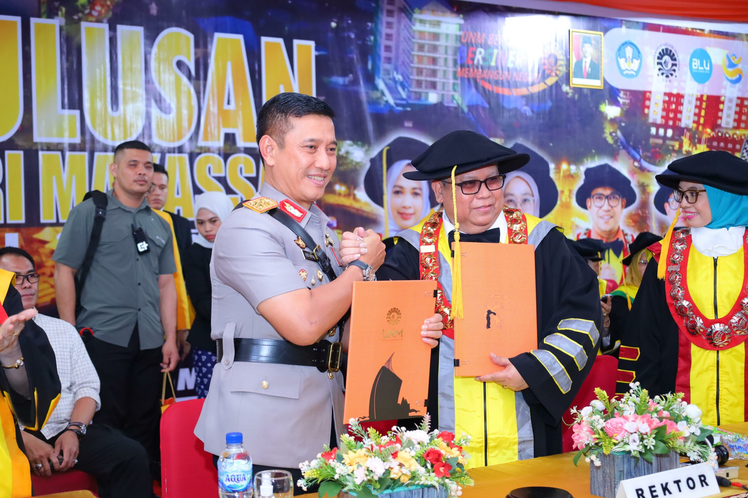 Kapolda Sulawesi Selatan Irjen Pol. Drs. Rusdi Hartono, M.Si Saat Menghadiri Penandatanganan Nota Kesepahaman (MoU) Antara Polda Sulsel dan UNM