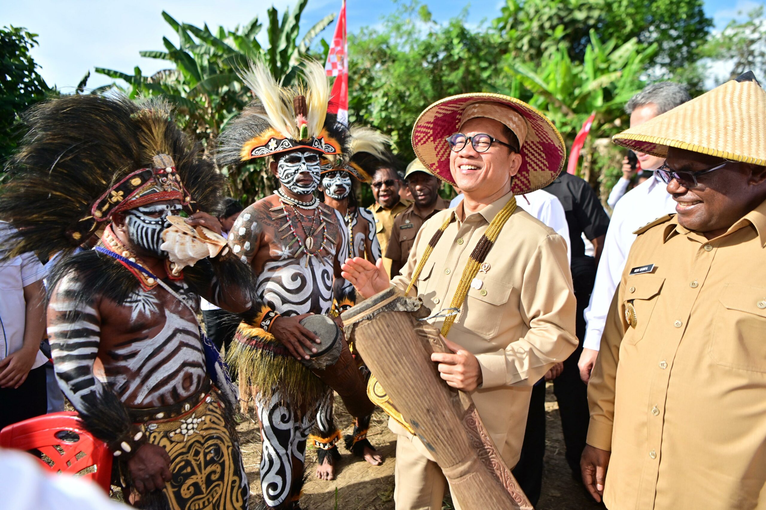 Mendes Yandri Dorong Ekonomi Papua Lewat Program TEKAD dan Koperasi Desa Merah Putih
