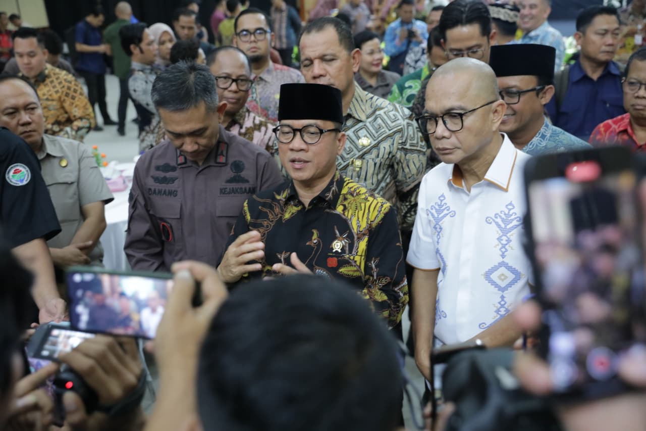 Mendes Yandri Susanto, Saat Menghadiri Penandatanganan Kerja Sama Pengelolaan Keuangan Desa antara Wali Kota/Bupati dan Kajari se-Provinsi Lampung di Kota Metro, Kamis (14/8/2025).