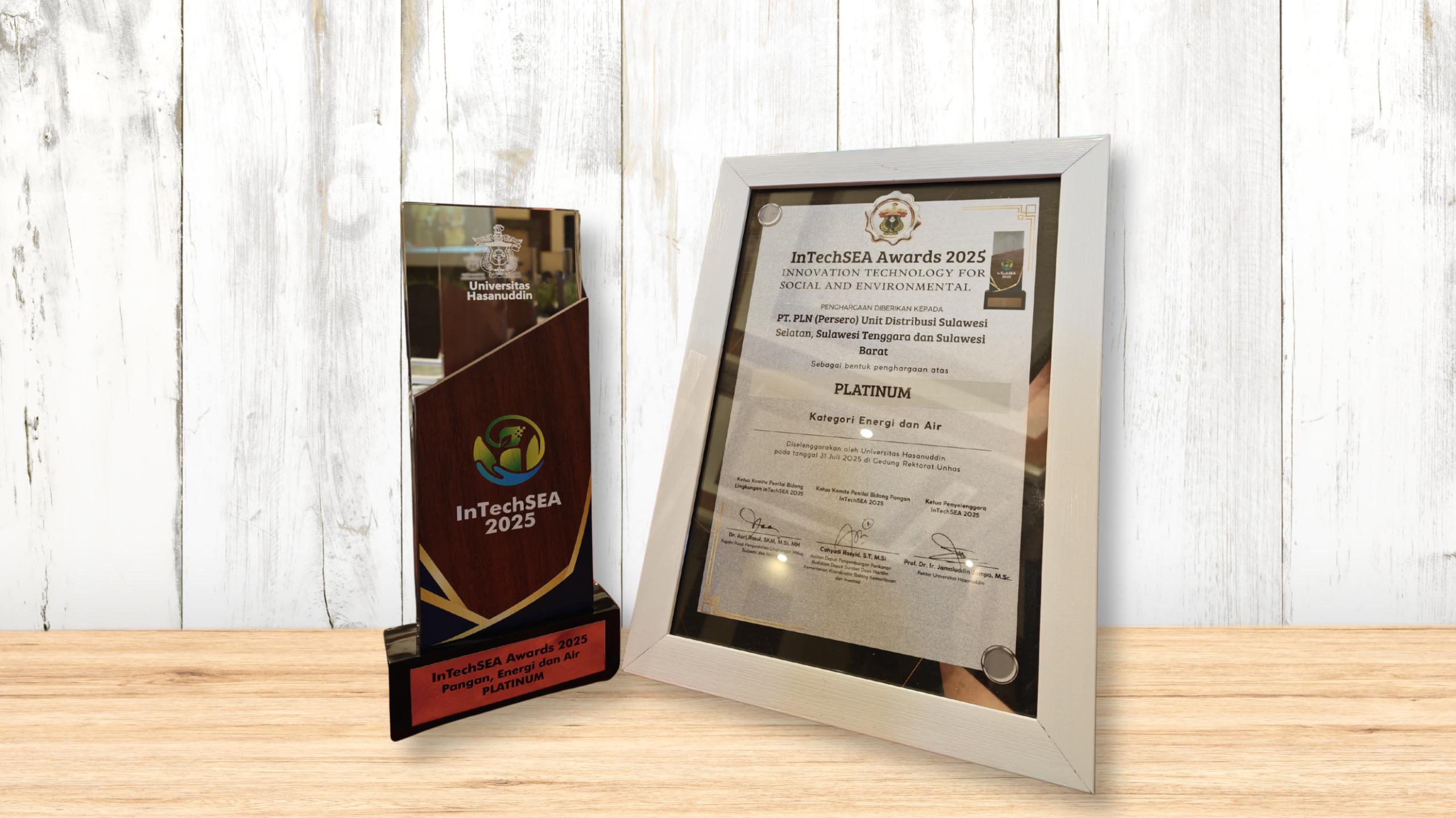 PLN UID Sulselrabar Mendapatkan Penghargaan Platinum dalam Ajang InTechSEA Awards 2025 yang Diselenggarakan oleh Universitas Hasanuddin Pada Jumat (31/7/2025).
