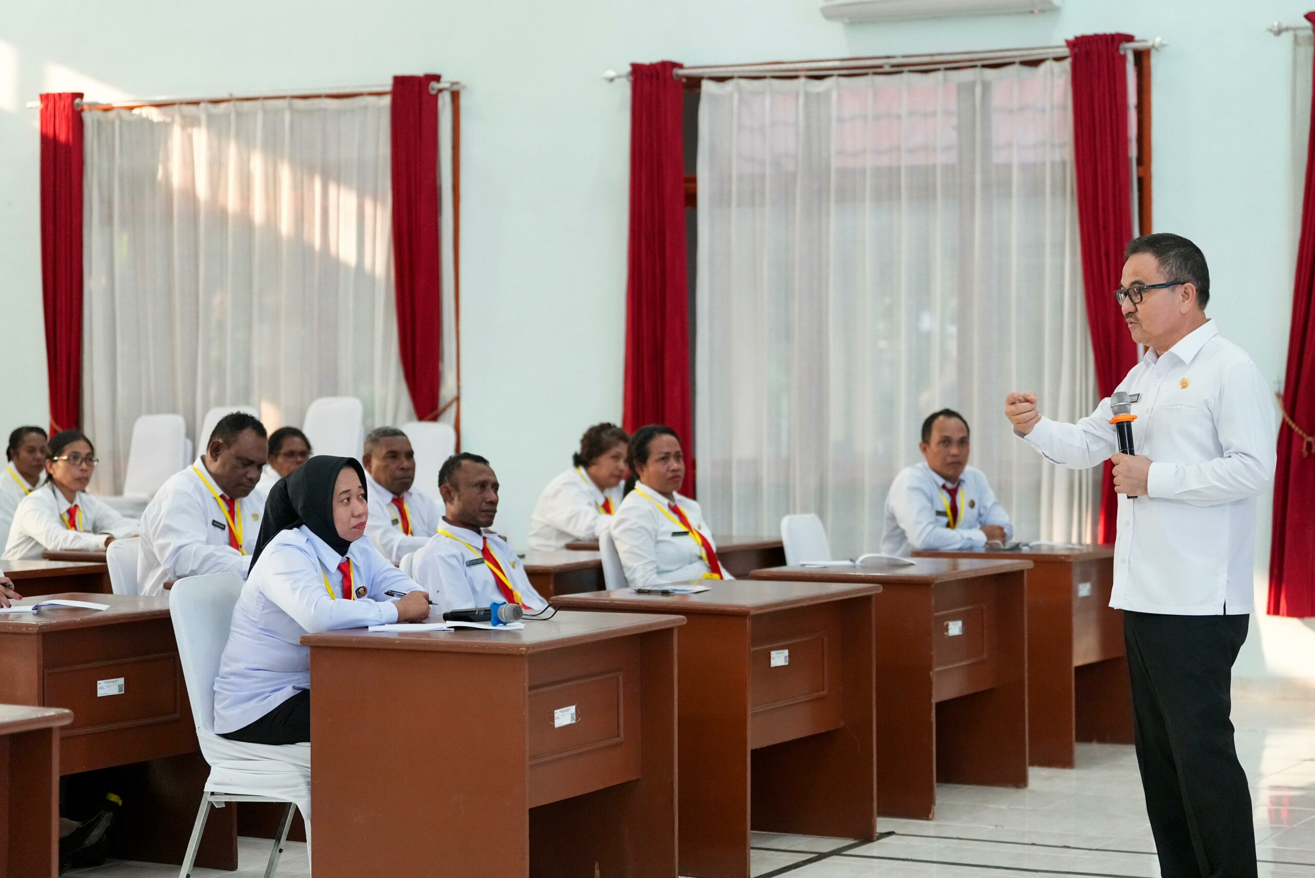Sekda Sulsel Tekankan Kepemimpinan Pelayanan Publik di PKP Makassar
