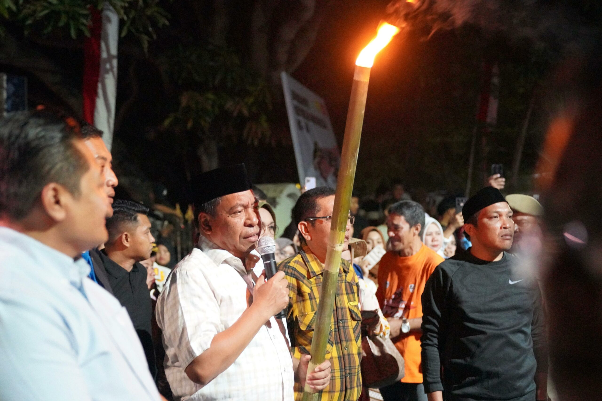 Wabup Selayar Lepas Peserta Malam Taptu, Semarakkan HUT ke-80 RI