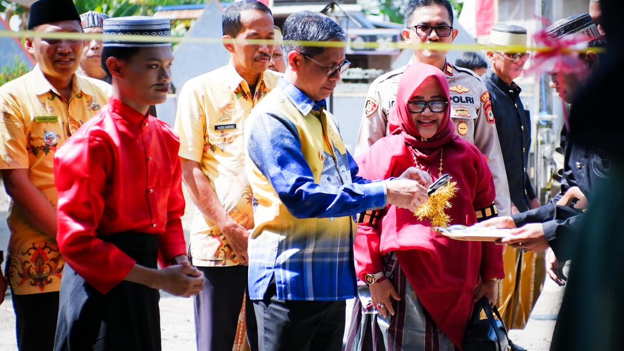 Kampung Budaya dan Bahasa Wanua Ade’ Resmi Dibuka di Desa Laringgi
