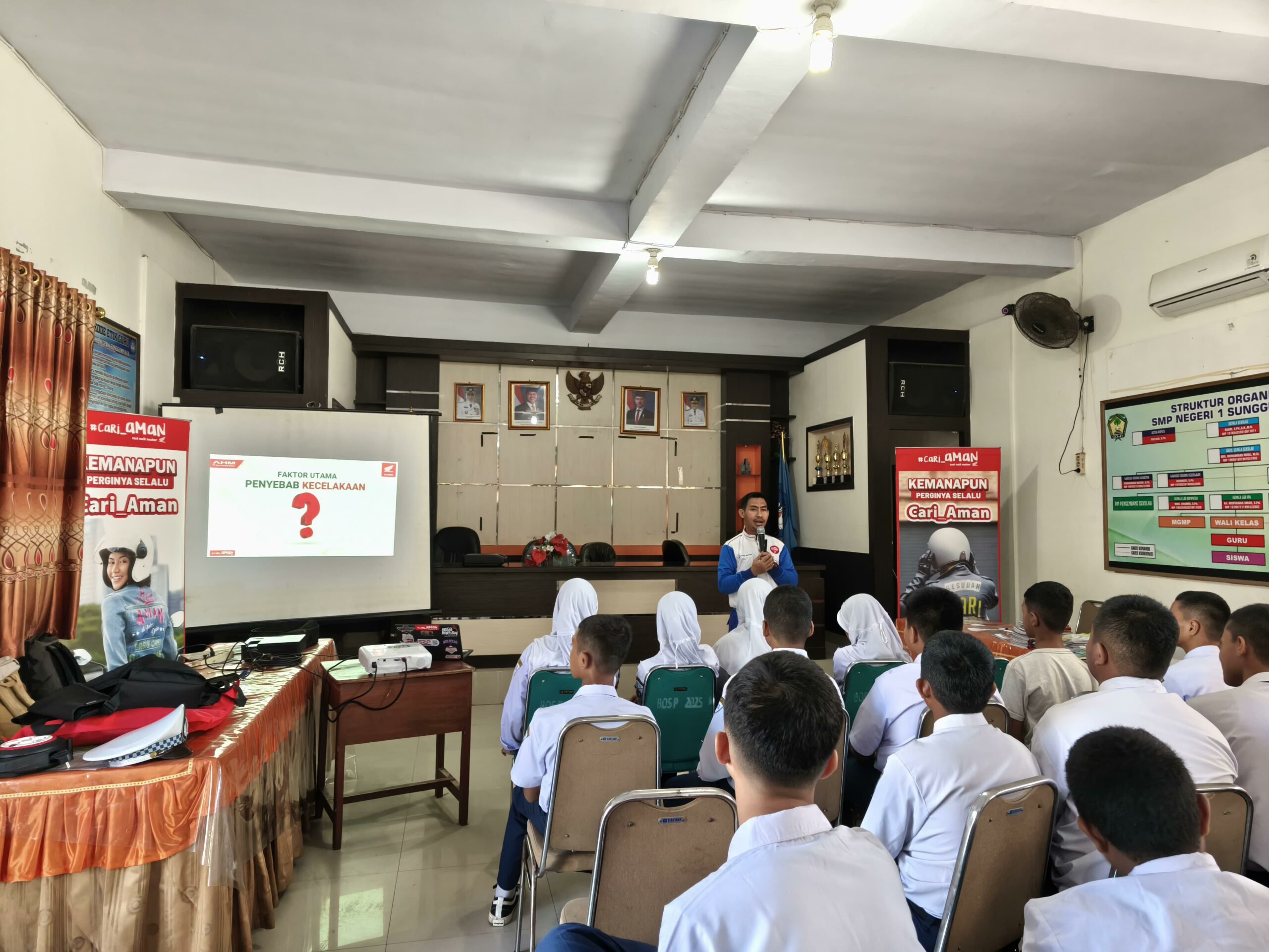 Edukasi Safety Riding Dini, Siswa SMPN 1 Sungguminasa Dibekali Keterampilan Berkendara Aman