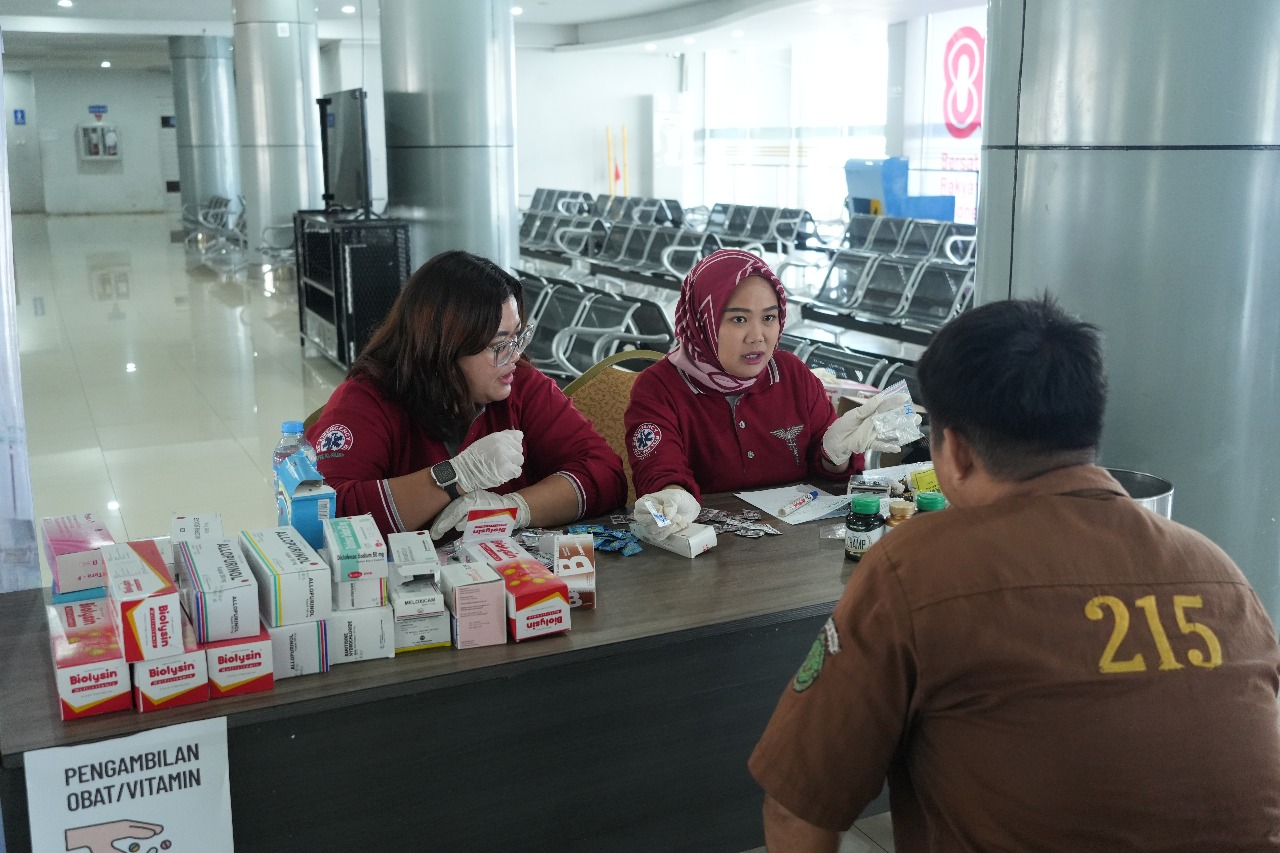 HUT RI ke-80, Pelindo Gelar Pemeriksaan Kesehatan Gratis 500 TKBM Pelabuhan Makassar