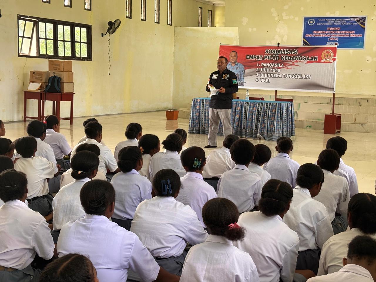 Anggota MPR RI Mamberob Tekankan Pentingnya Pembelajaran Ideologi Pancasila di Tingkat SMA
