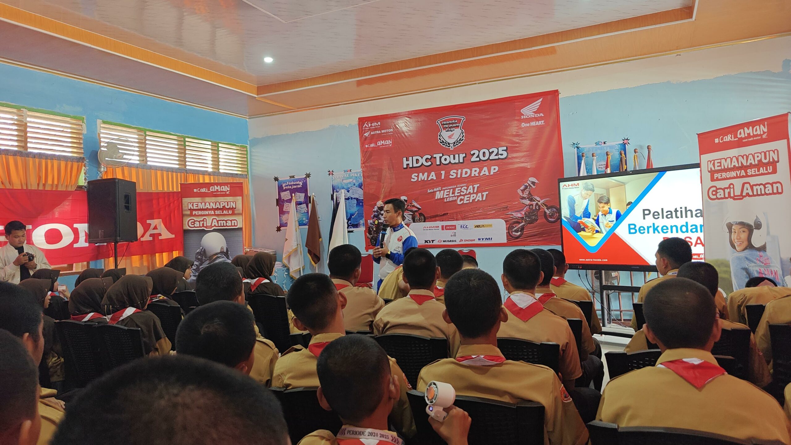 HDC Tour di SMAN 1 Sidrap Jadi Ajang Pengenalan Dunia Balap Positif