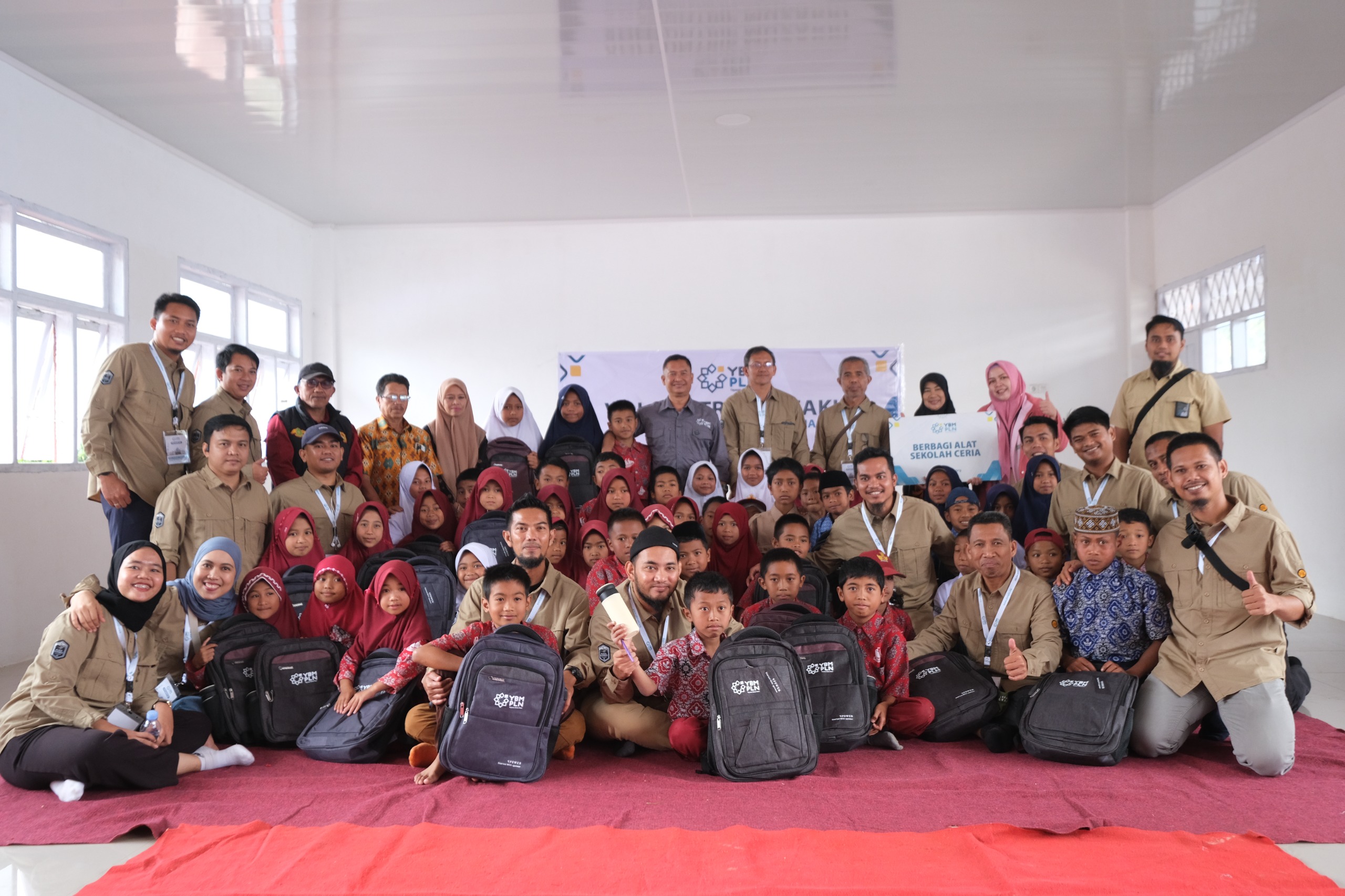 Voluntrip Muzakki YBM PLN UID Sulselrabar: Tebar Manfaat bagi Pendidikan dan Kesehatan di Bulukumba
