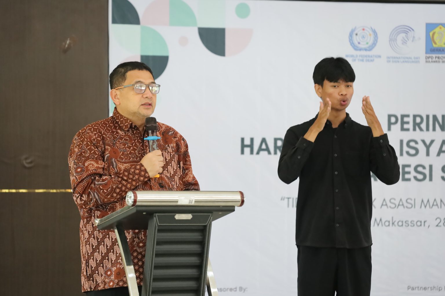 Hari Bahasa Isyarat Internasional, Munafri Pastikan Hak Pekerja Disabilitas Terjamin