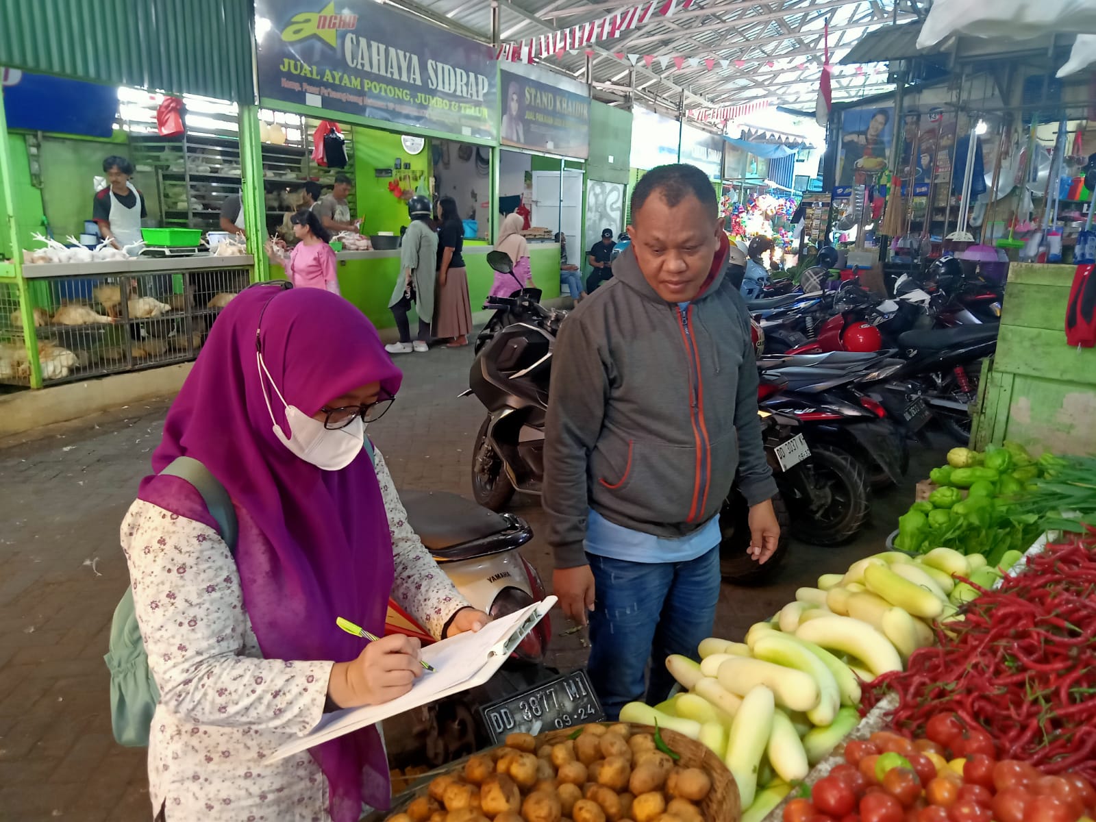 DKP Makassar Lakukan Updating Harga Pangan di Pasar Tradisional