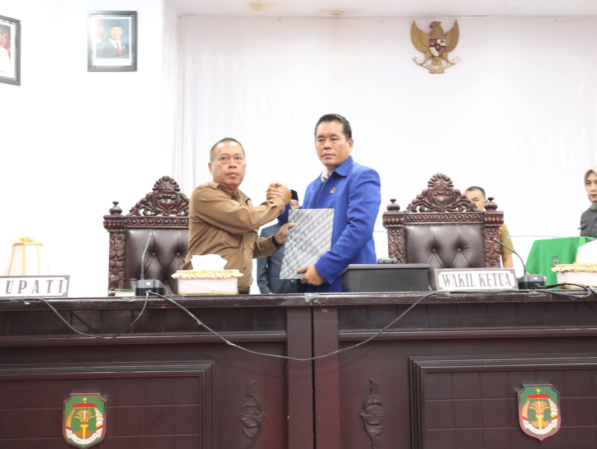 DPRD Luwu Utara Gelar Paripurna Ranperda Perubahan APBD 2025 Resmi Diserahkan