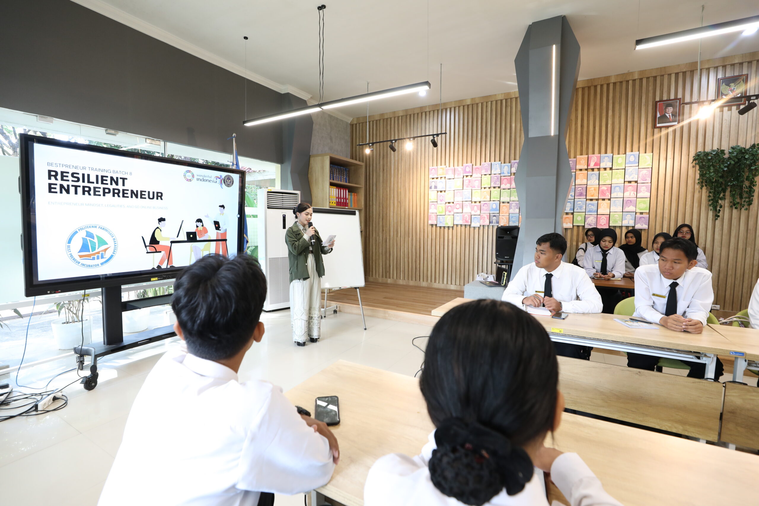Poltekpar Makassar Gelar Business Entrepreneur Training (BEST) Batch 8 Tema: Resilient Entrepreneurs (Wirausaha Tangguh)