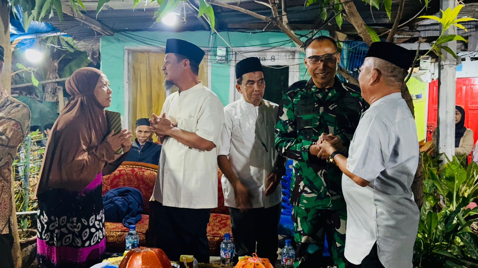 Gubernur Sulsel dan Pangdam Takziah ke Rumah Duka Ojol Korban Pengeroyokan Demo