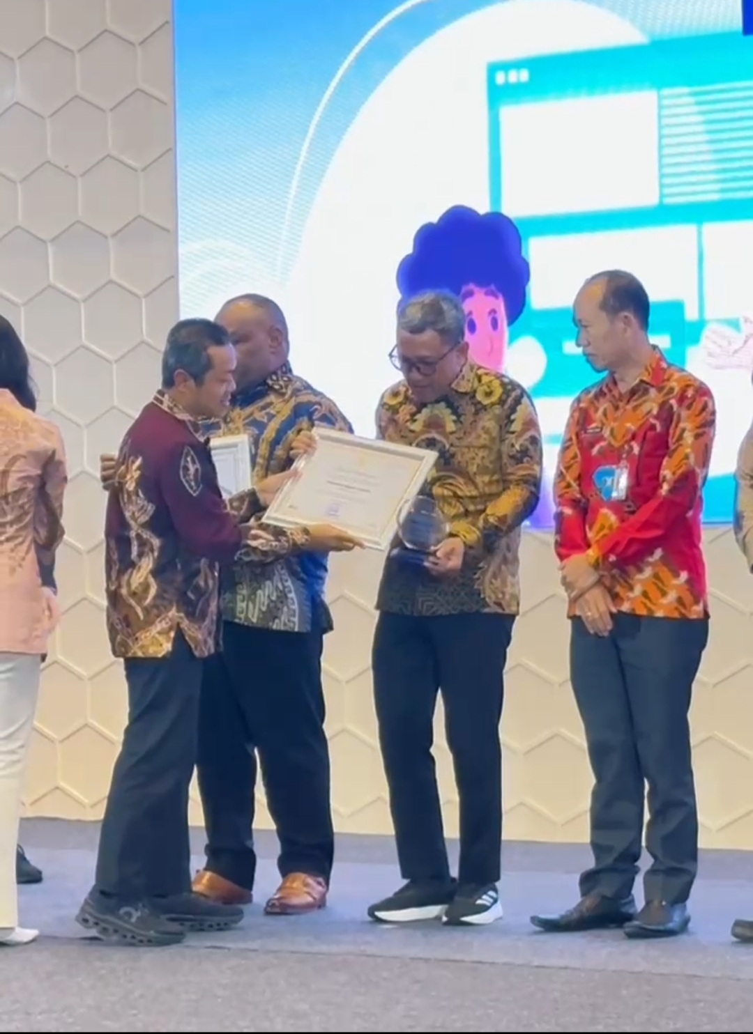 Pemkab Jeneponto Raih Piagam Penghargaan atas Penurunan Buta Aksara di Butta Turatea