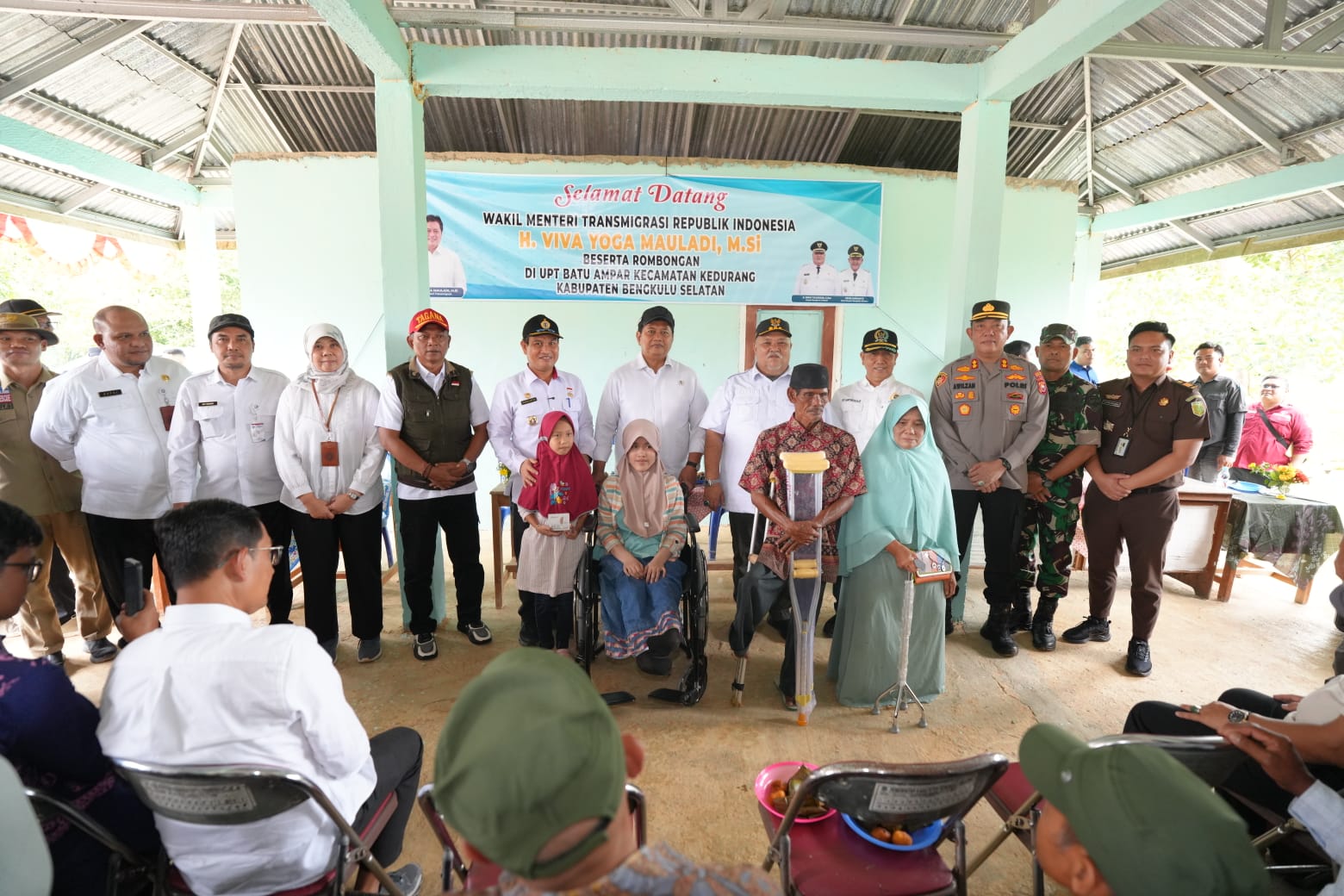 Wamentrans Viva Yoga Saat Berkunjung ke Unit Pemukiman Transmigrasi (UPT) Batu Ampar, Kecamatan Kedurang, Kabupaten Bengkulu Selatan, Provinsi Bengkulu, pada hari Rabu (10/9/2025).