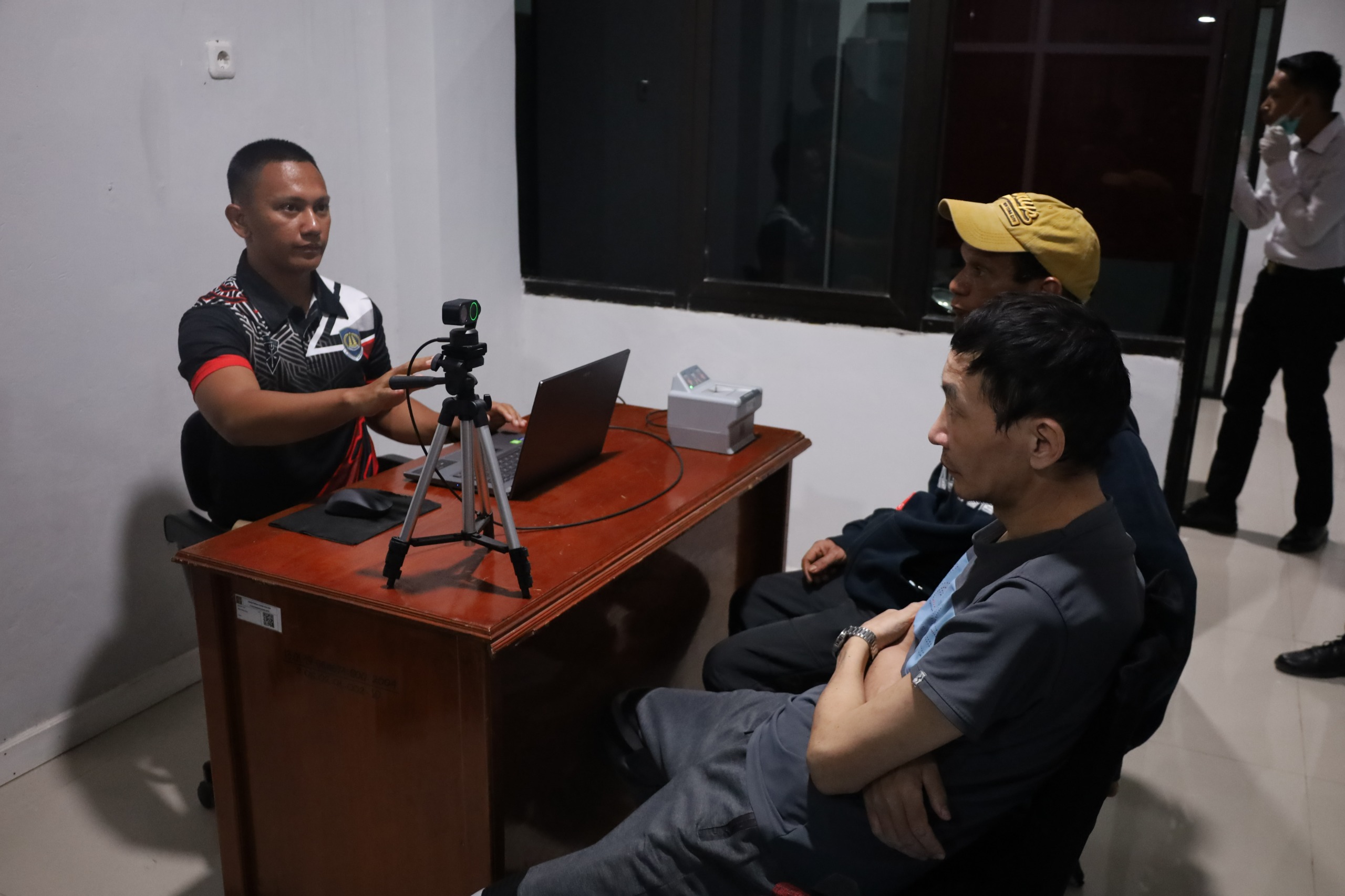 2 WNA Asal Aljazair dan Kazakhstan Didetensi di Rudenim Makassar