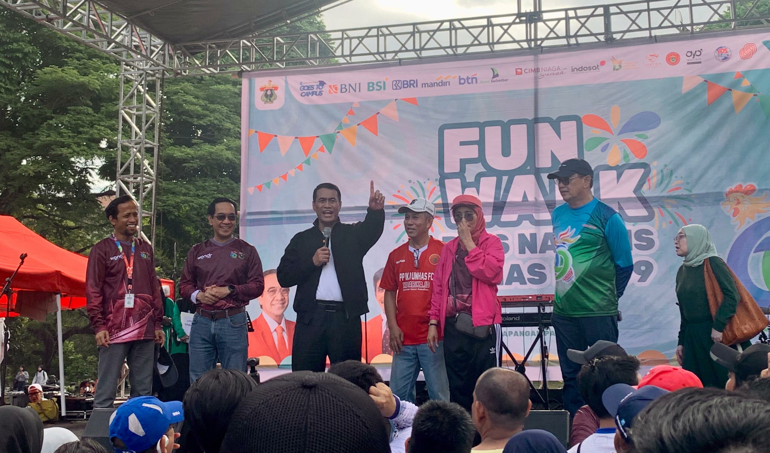 Funwalk Meriah Warnai Dies Natalis ke-69 Unhas, Lebih 50 Tenant Ramaikan Kegiatan