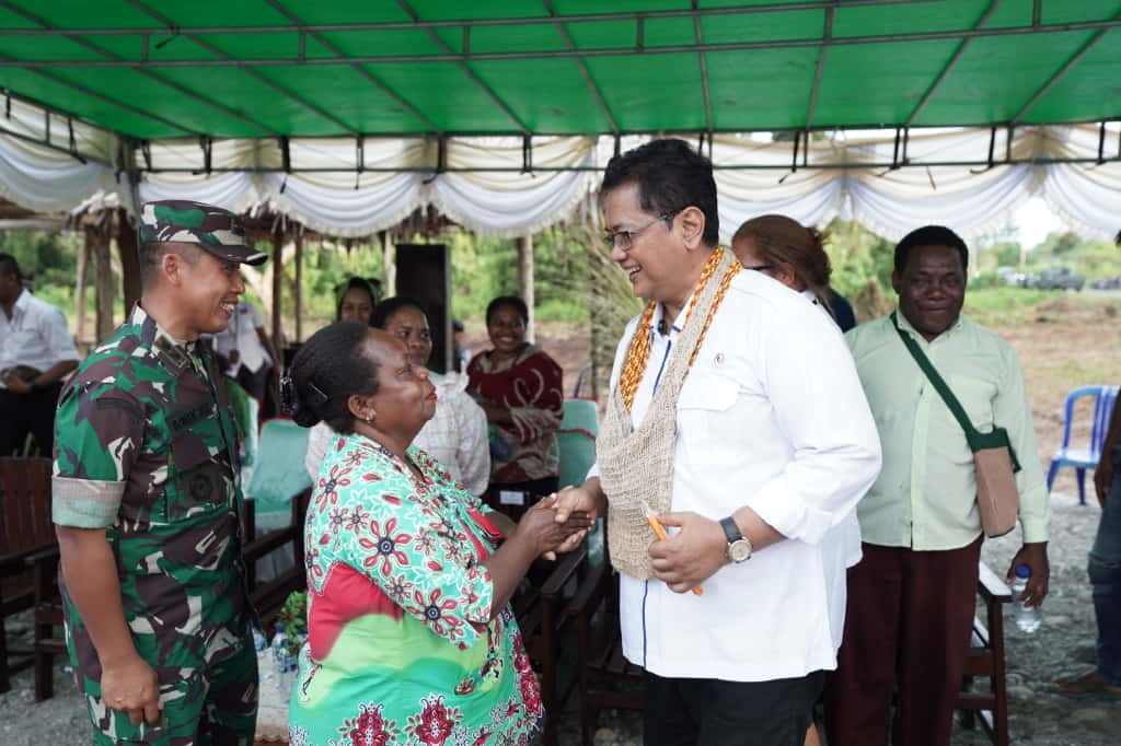 Dukung Pengembangan UMKM, Wamen Transmigrasi Ajak Investor Bangun Industri Kakao di Papua Barat