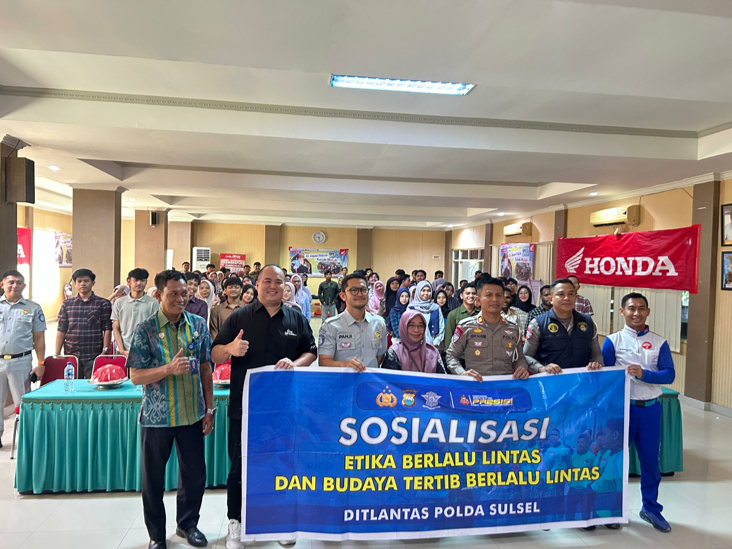 Asmo Sulsel, Jasa Raharja, dan Polda Sulsel Edukasi Safety Riding untuk Mahasiswa STIEM Bongaya
